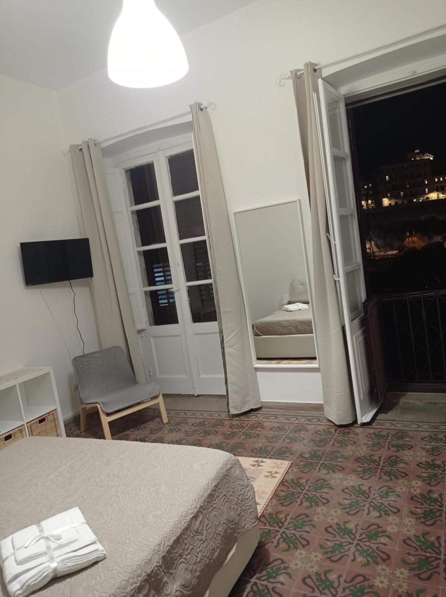 Central Moon Cagliari Vista Mare 객실 사진